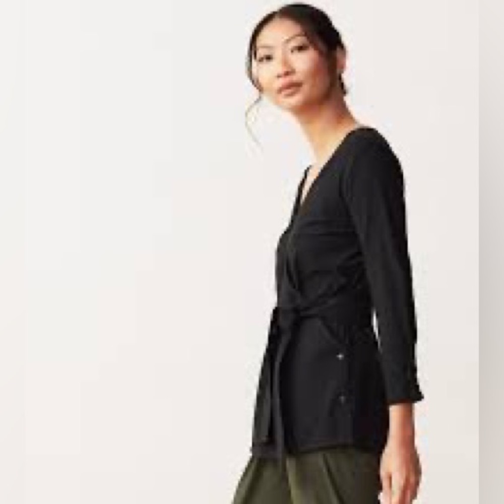 ADAY Suits you wrap top